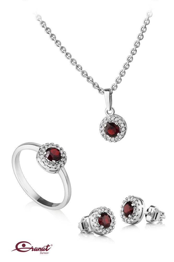 万博　チェコ館　ガーネット　ブレスレット 万博 チェコ館 ガーネット ブレスレット - メルカリ